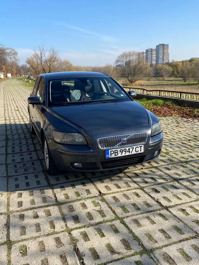 Volvo V50 2.0 D - 2300 € / 4498.41 лв. - 12296105 1 | Car24.bg Volvo V50 2.0 D - 2300 € / 4498.41 лв. - 12296105 1