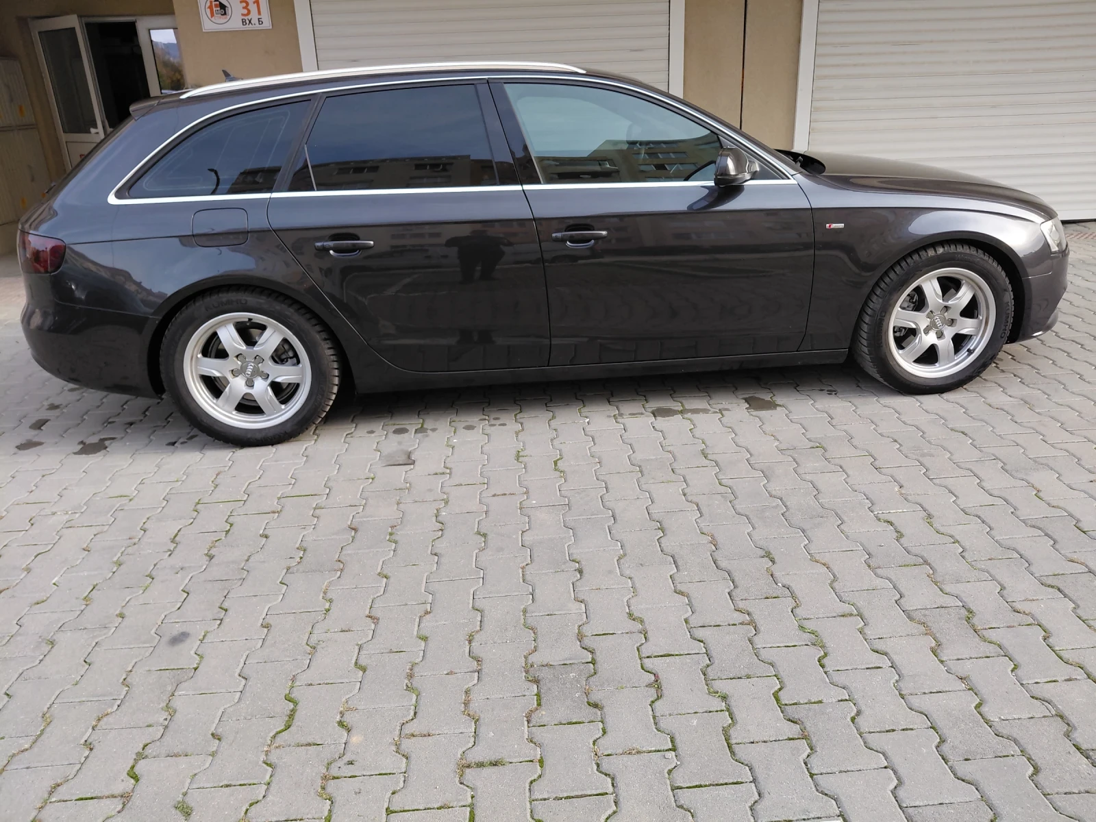 Audi A4 S LINE quattro 2.0TDI NAVI печка кожа - изображение 4 | Auto.bg Audi A4 S LINE quattro 2.0TDI NAVI печка кожа - изображение 4