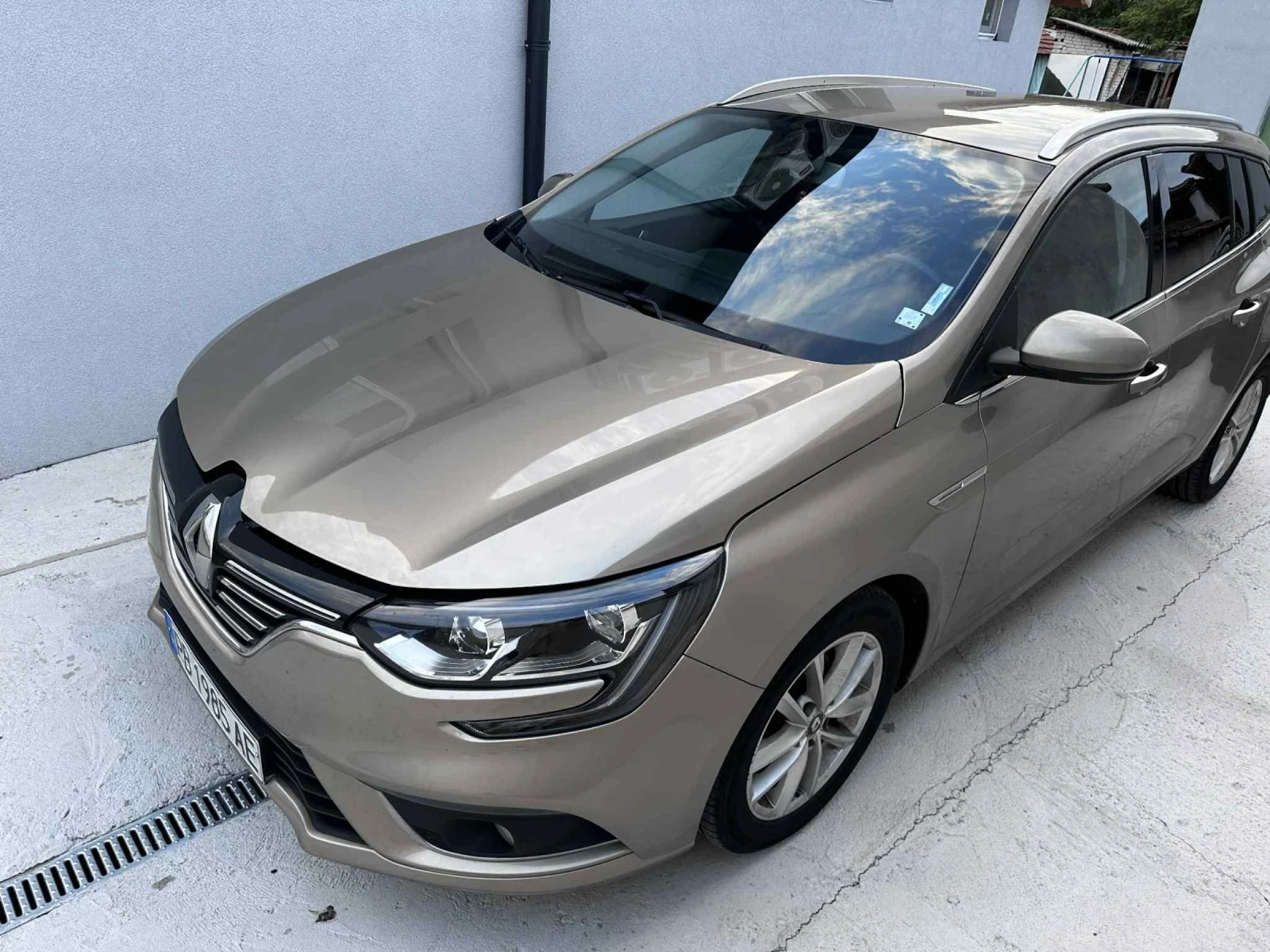 Renault Megane Рено Меган 1.5 дизел - Серв.история - изображение 2 | Auto.bg Renault Megane Рено Меган 1.5 дизел - Серв.история - изображение 2