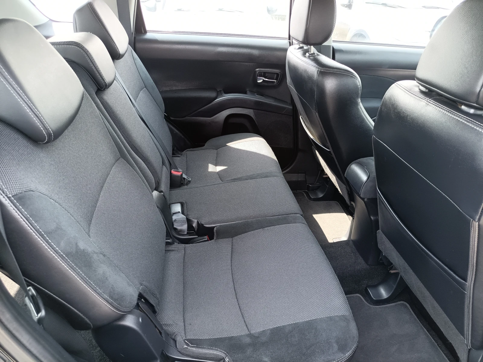 Peugeot 4007 2.4 бензин 114000 серв.книжка - изображение 10 | Auto.bg Peugeot 4007 2.4 бензин 114000 серв.книжка - изображение 10