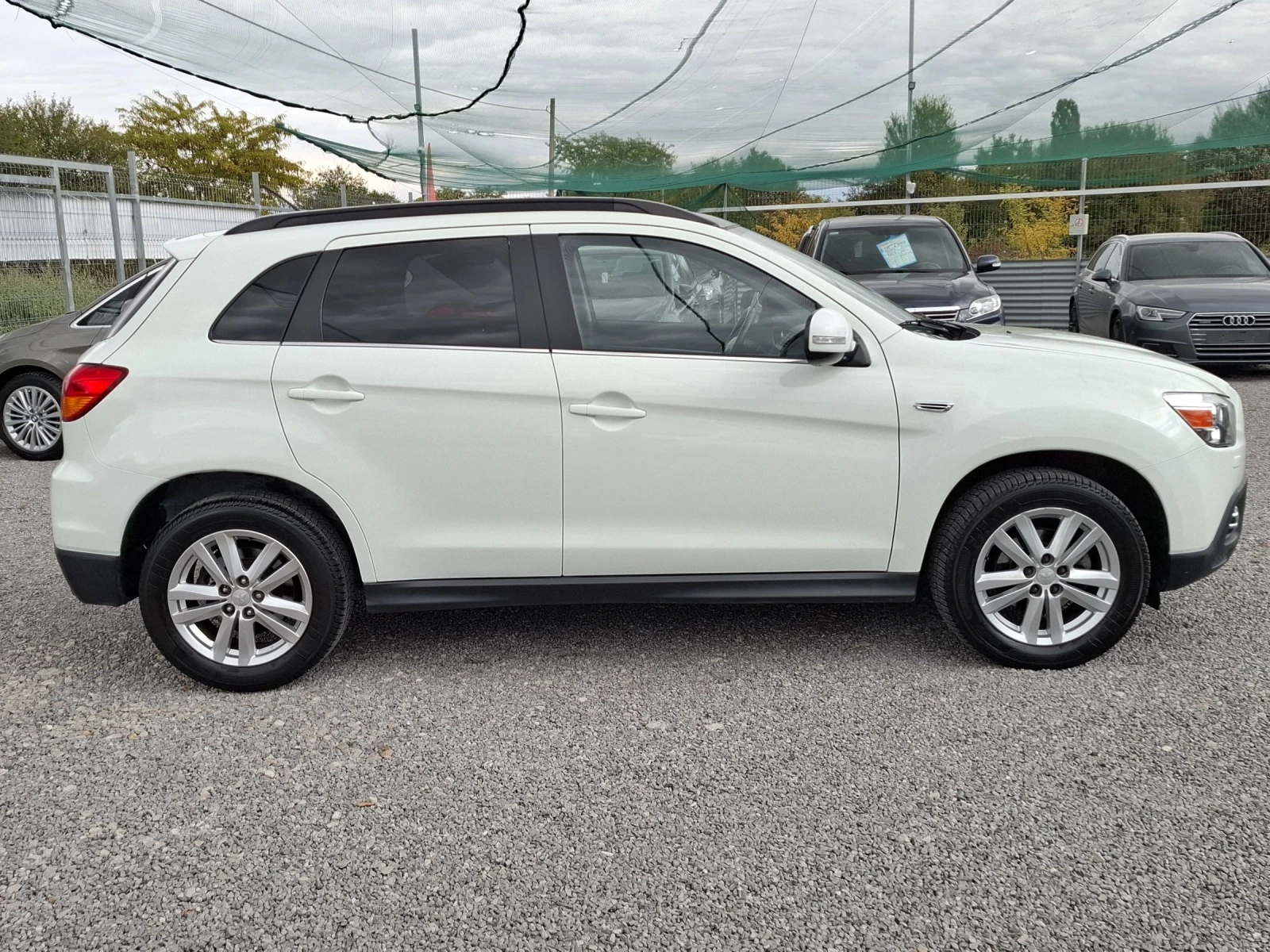 Mitsubishi ASX 4x4/Панорама/155000км! - изображение 4 | Auto.bg Mitsubishi ASX 4x4/Панорама/155000км! - изображение 4