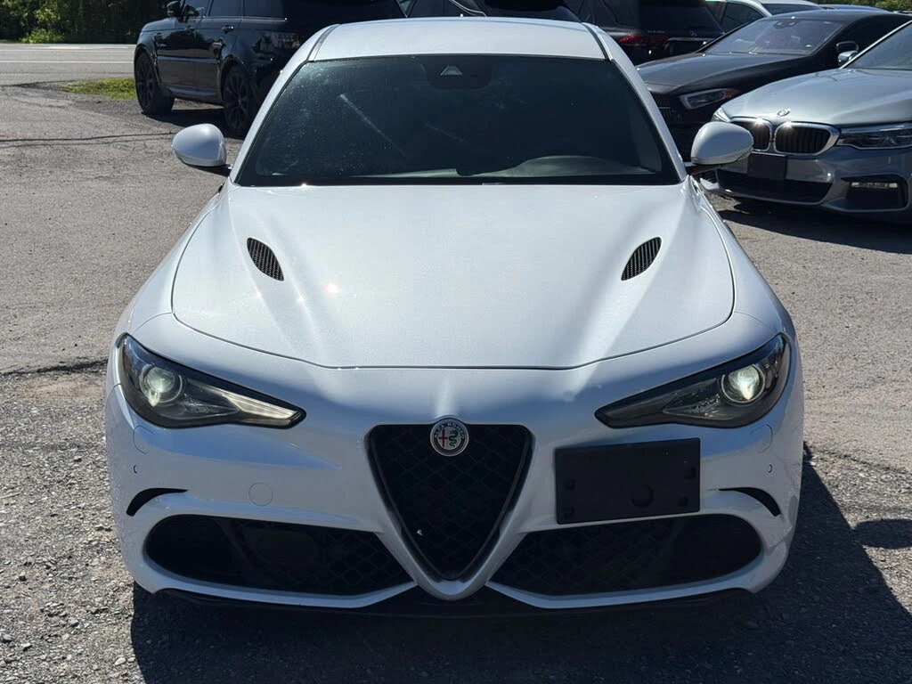 Alfa Romeo Giulia QUADROFOGLIO* CARBON* FULL* КРАЙНА ЦЕНА ДО БЪЛГАРИ | Auto.bg — изображение 1 Alfa Romeo Giulia QUADROFOGLIO* CARBON* FULL* КРАЙНА ЦЕНА ДО БЪЛГАРИ | Auto.bg — изображение 1
