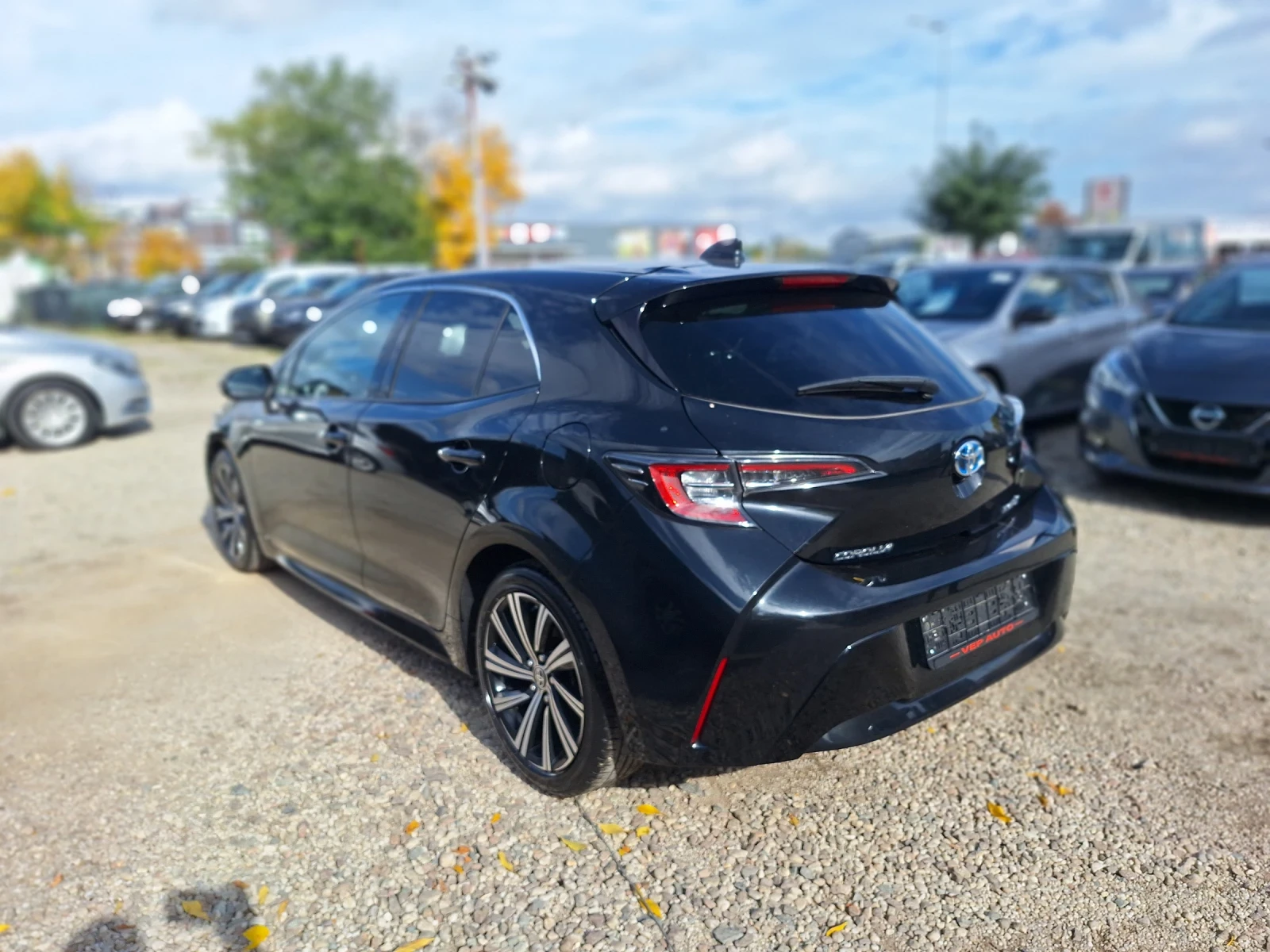 Toyota Corolla 1.8 hybrid - изображение 7 | Auto.bg Toyota Corolla 1.8 hybrid - изображение 7