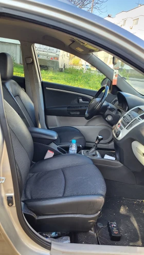 Kia Ceed - 2000 € / 3911.66 лв. - 42600452 8 | Car24.bg Kia Ceed - 2000 € / 3911.66 лв. - 42600452 8