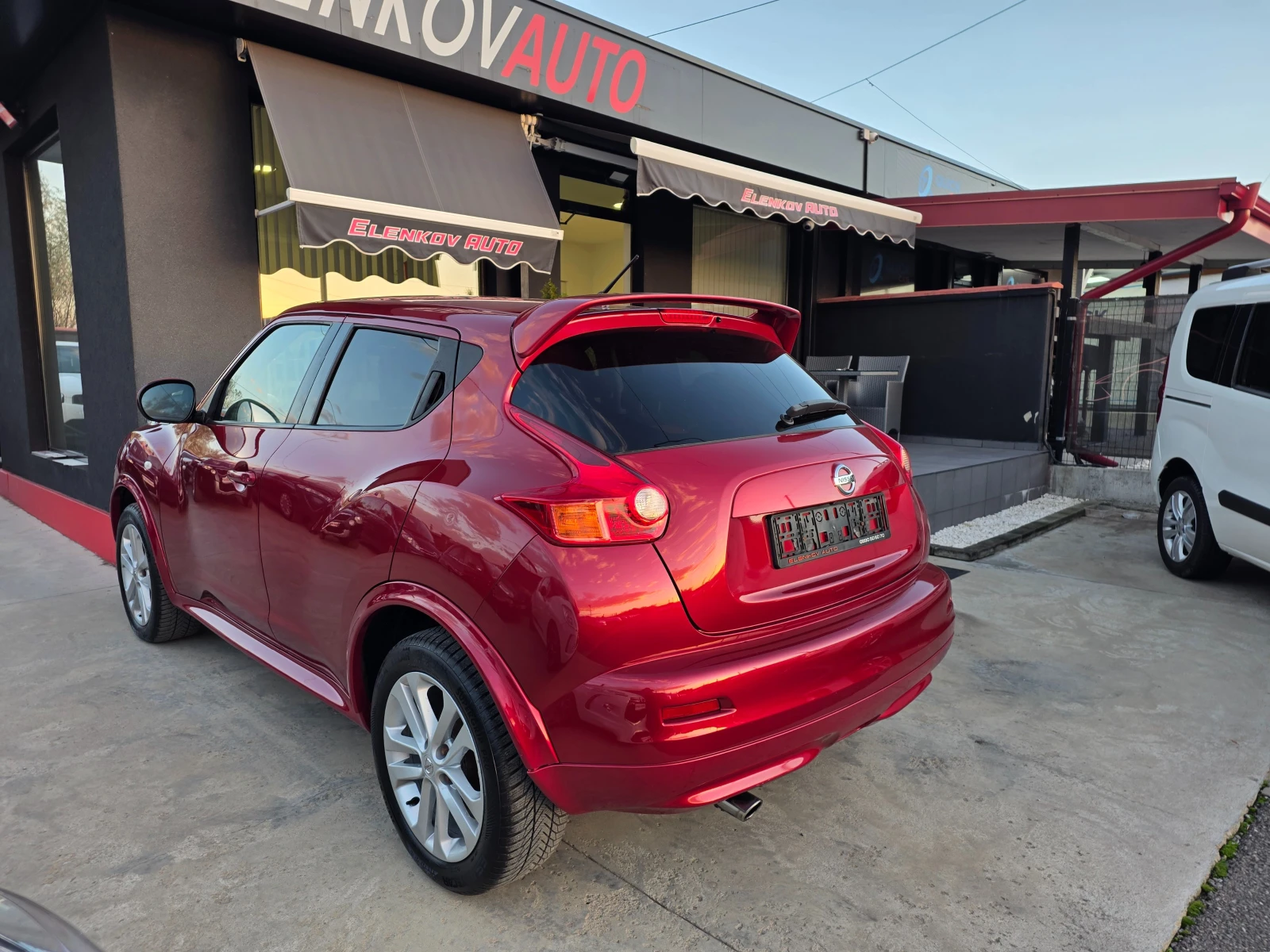 Nissan Juke 1.6 TURBO-190к.с 4х4-АВТОМАТИК-ШВЕЙЦАРИЯ - изображение 6 | Auto.bg Nissan Juke 1.6 TURBO-190к.с 4х4-АВТОМАТИК-ШВЕЙЦАРИЯ - изображение 6