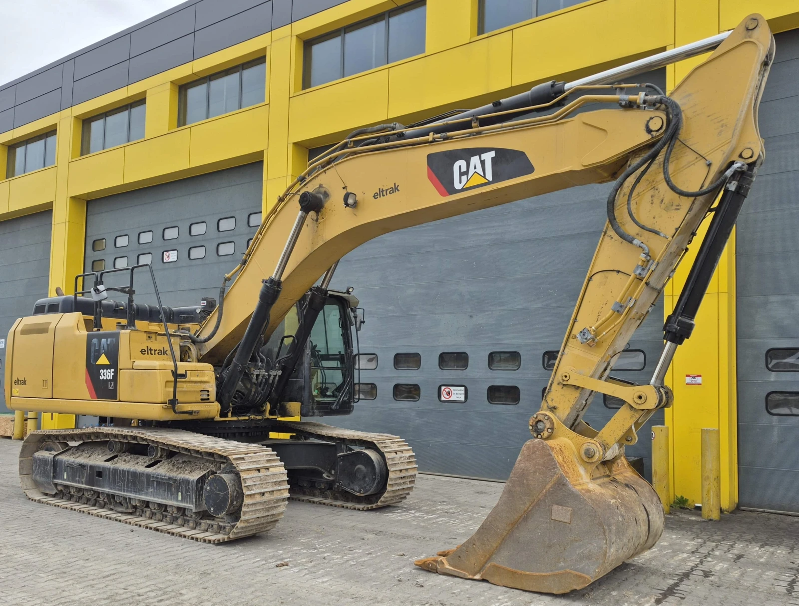 Багер Cat 336FLN | Auto.bg — изображение 1 Багер Cat 336FLN | Auto.bg — изображение 1