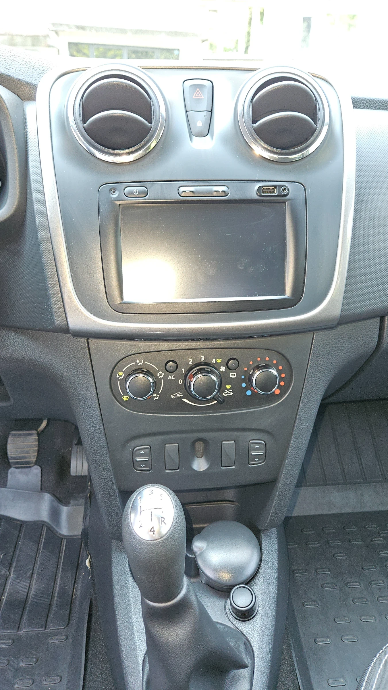 Dacia Logan  - изображение 4 | Auto.bg Dacia Logan  - изображение 4