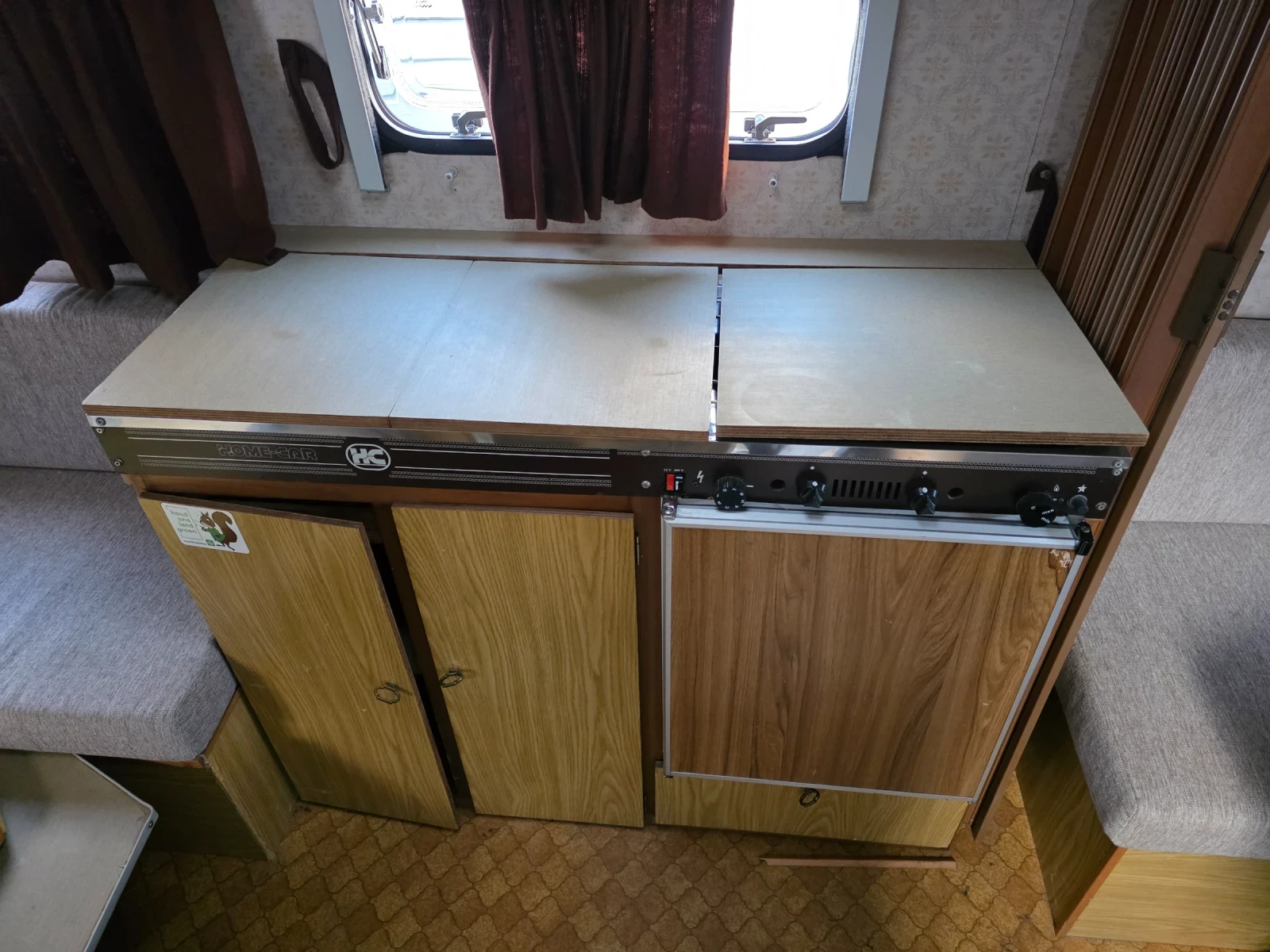Каравана Adria HOME CAR 380 - изображение 9 | Auto.bg Каравана Adria HOME CAR 380 - изображение 9