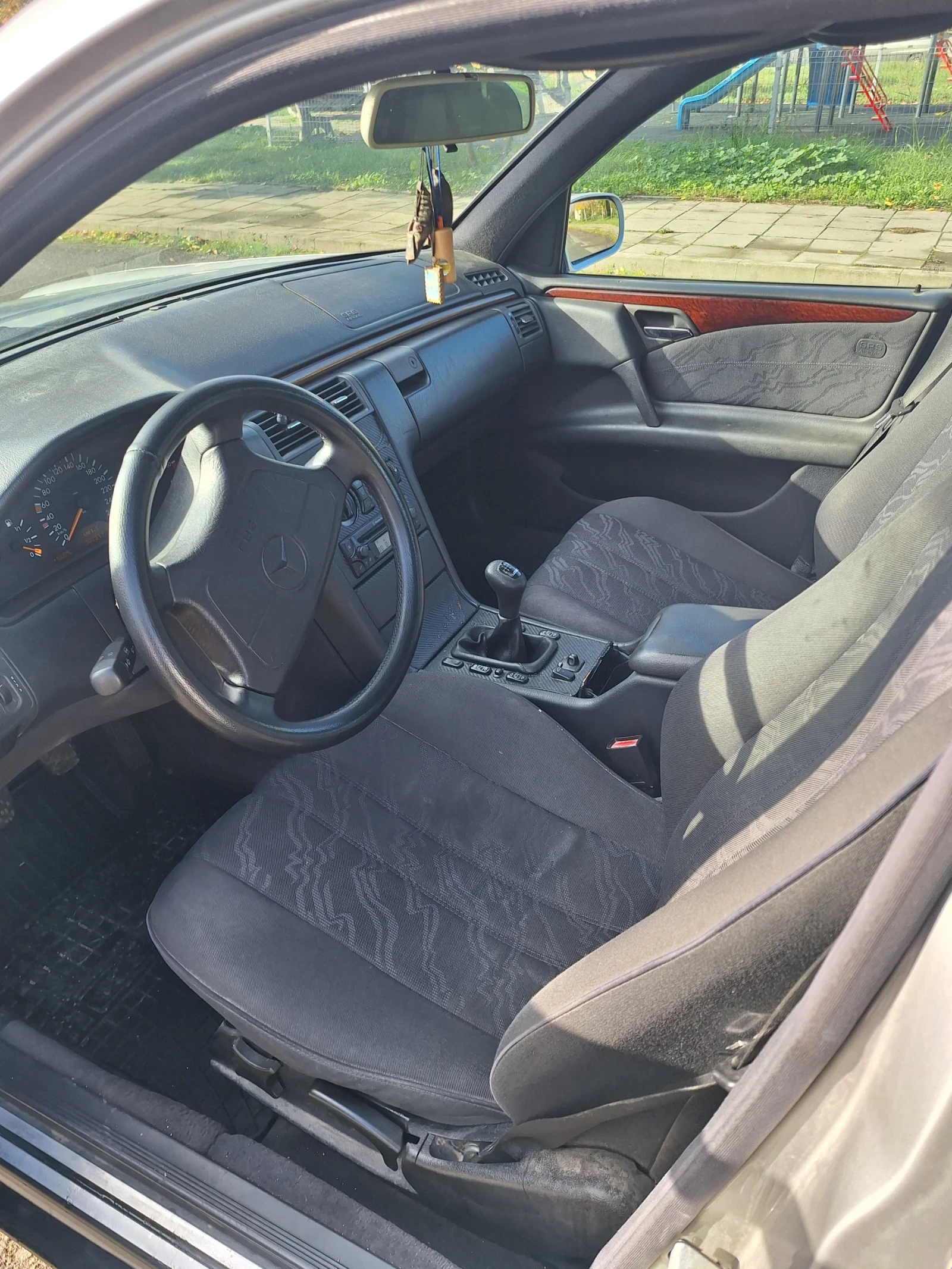 Mercedes-Benz E 250  - изображение 7 | Auto.bg Mercedes-Benz E 250  - изображение 7