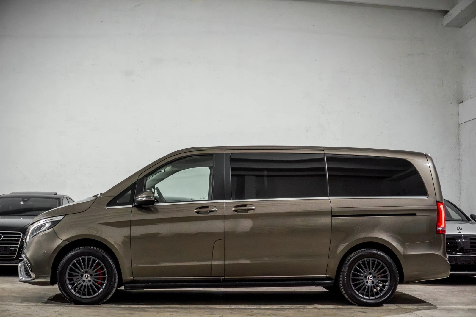 Mercedes-Benz V 250 d* LUXURY HIGH CLASS* 4MATIC* TV* EXTRALONG - изображение 6 | Auto.bg Mercedes-Benz V 250 d* LUXURY HIGH CLASS* 4MATIC* TV* EXTRALONG - изображение 6