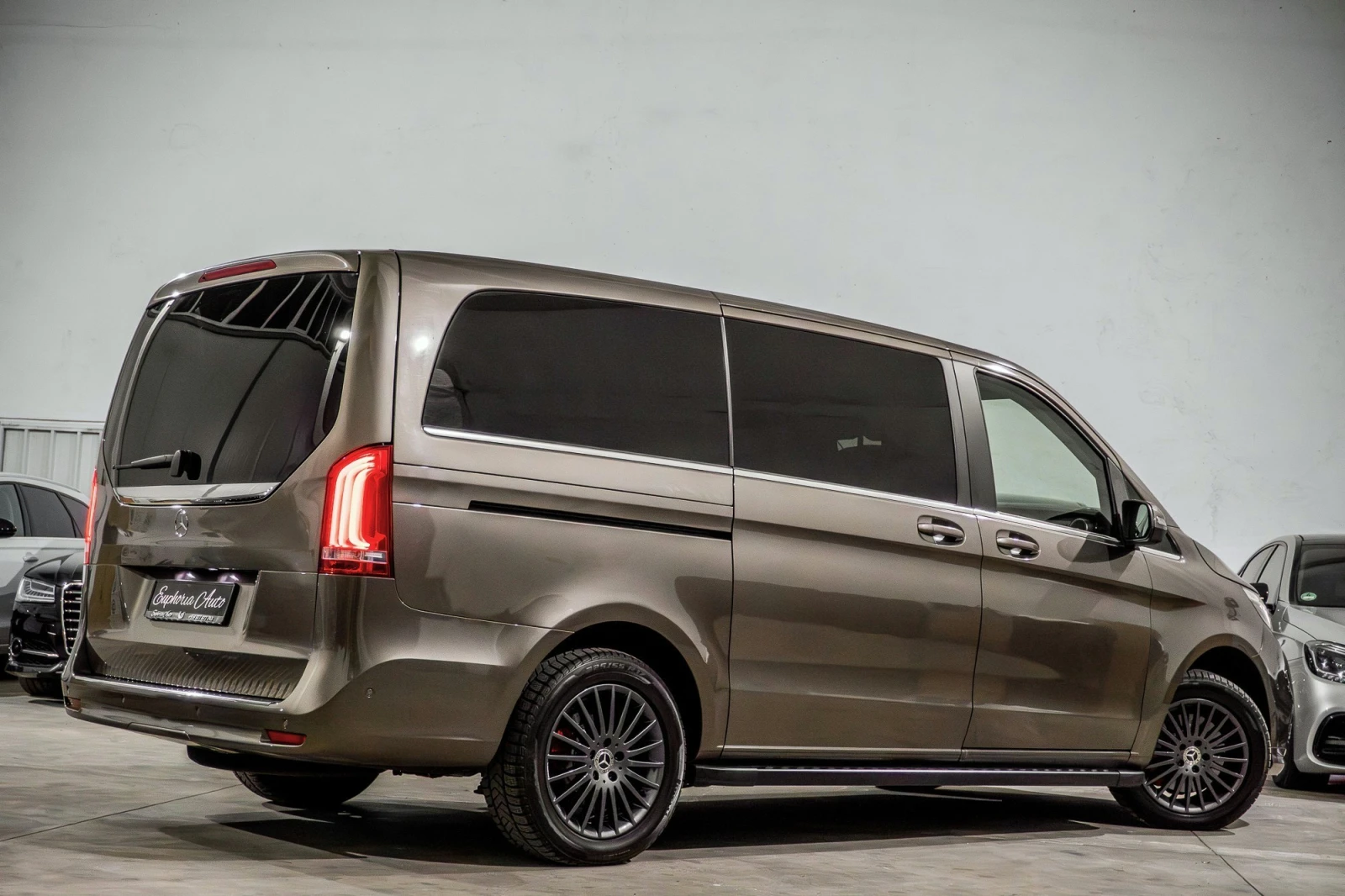 Mercedes-Benz V 250 d* LUXURY HIGH CLASS* 4MATIC* TV* EXTRALONG - изображение 3 | Auto.bg Mercedes-Benz V 250 d* LUXURY HIGH CLASS* 4MATIC* TV* EXTRALONG - изображение 3