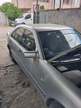 Mercedes-Benz E 220 - Car24.bg Mercedes-Benz E 220