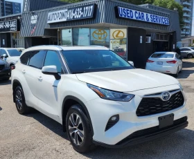 Toyota Highlander Hybrid XLE AWD 8 seats