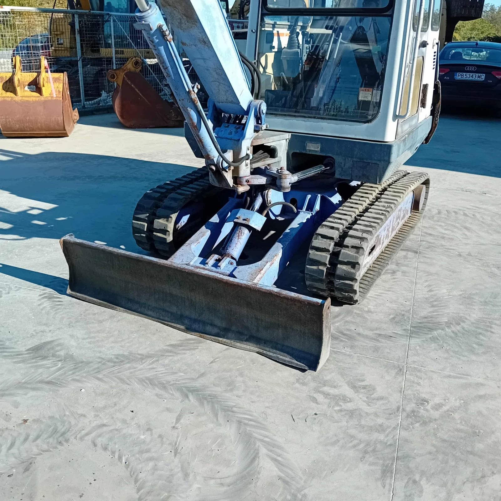 Багер Cat Mitsubishi MM30B * НАЛИЧЕН * ТОП СЪСТОЯНИЕ *  - изображение 9 | Auto.bg Багер Cat Mitsubishi MM30B * НАЛИЧЕН * ТОП СЪСТОЯНИЕ *  - изображение 9