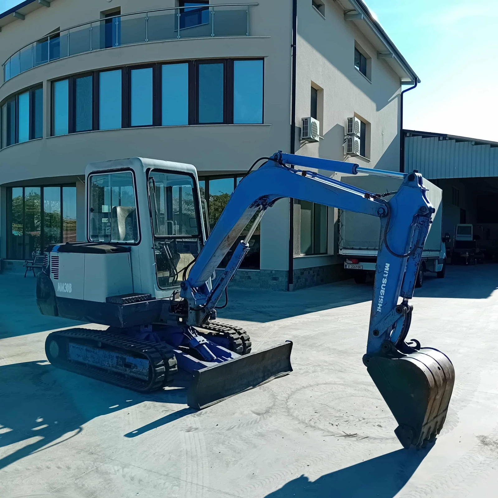 Багер Cat Mitsubishi MM30B * НАЛИЧЕН * ТОП СЪСТОЯНИЕ *  - изображение 7 | Auto.bg Багер Cat Mitsubishi MM30B * НАЛИЧЕН * ТОП СЪСТОЯНИЕ *  - изображение 7