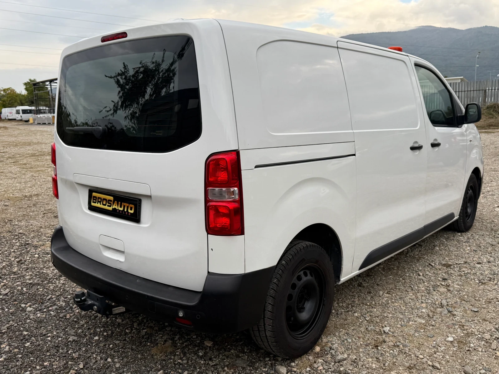 Toyota Proace Medium - изображение 5 | Auto.bg Toyota Proace Medium - изображение 5