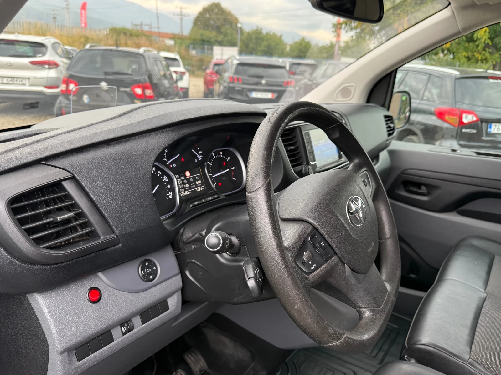 Toyota Proace Medium - изображение 9 | Auto.bg Toyota Proace Medium - изображение 9