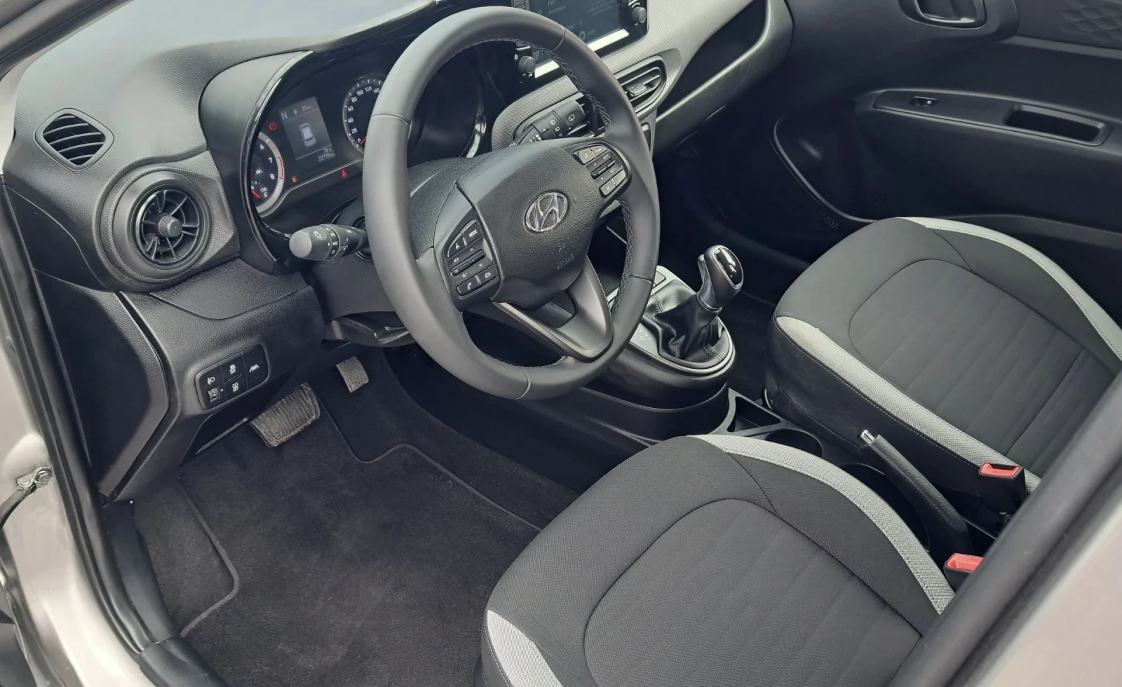 Hyundai I10 AUTOMAT, 22778km, France  - изображение 9 | Auto.bg Hyundai I10 AUTOMAT, 22778km, France  - изображение 9