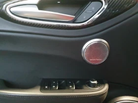 Alfa Romeo Giulia QUADRIFOGLIO/V6/BI-TURBO/CAM/CARBON/563z | Auto.bg — изображение 14 Alfa Romeo Giulia QUADRIFOGLIO/V6/BI-TURBO/CAM/CARBON/563z | Auto.bg — изображение 14