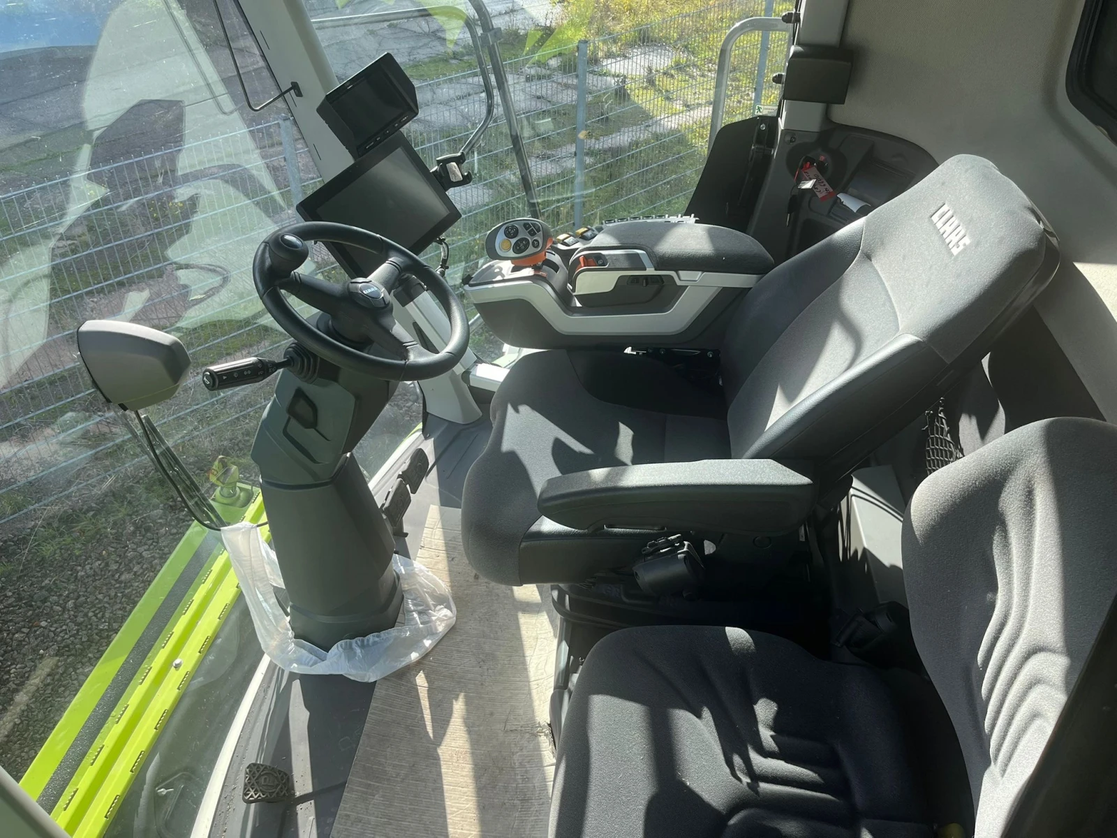 Комбайн Claas LEXION 6600 + CLAAS VARIO 770 ЛИЗИНГ - изображение 4 | Auto.bg Комбайн Claas LEXION 6600 + CLAAS VARIO 770 ЛИЗИНГ - изображение 4