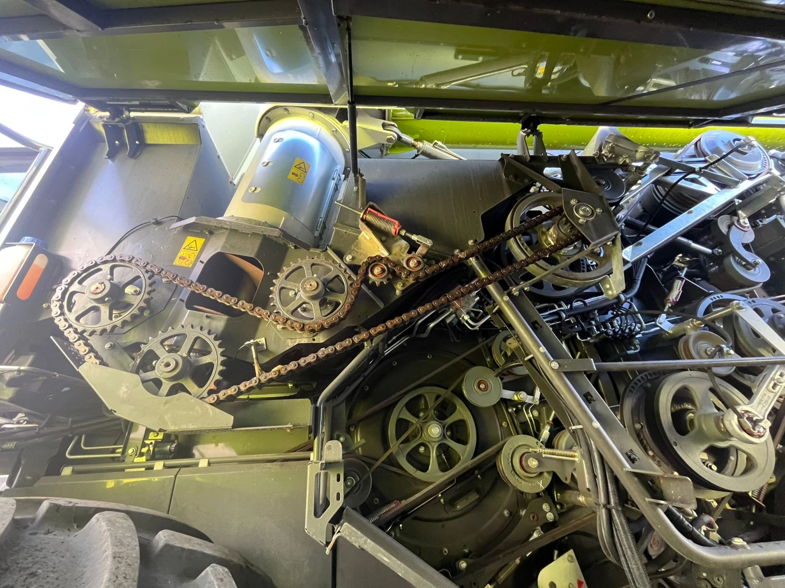 Комбайн Claas LEXION 6600 + CLAAS VARIO 770 ЛИЗИНГ - изображение 6 | Auto.bg Комбайн Claas LEXION 6600 + CLAAS VARIO 770 ЛИЗИНГ - изображение 6