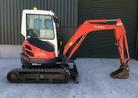 Багер Kubota U25-3A