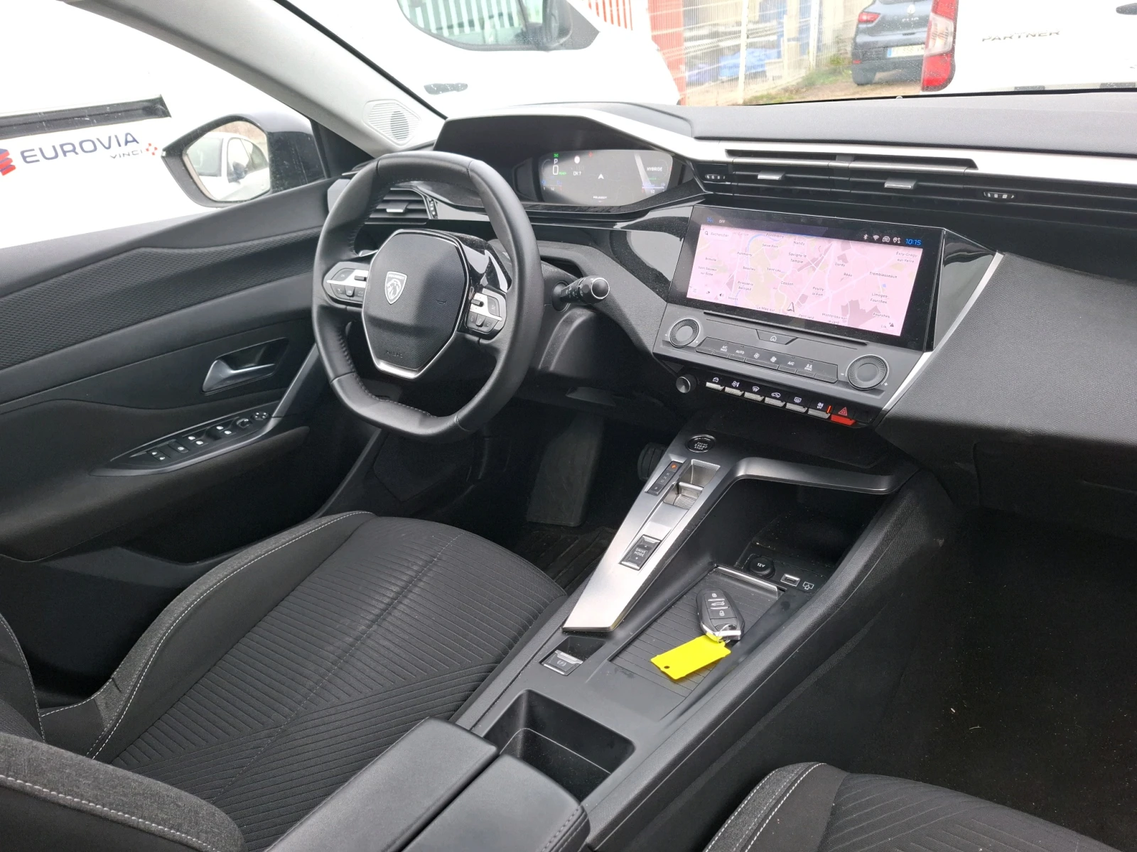 Peugeot 308 PHEV 180 e-EAT8 Active Pack - изображение 3 | Auto.bg Peugeot 308 PHEV 180 e-EAT8 Active Pack - изображение 3