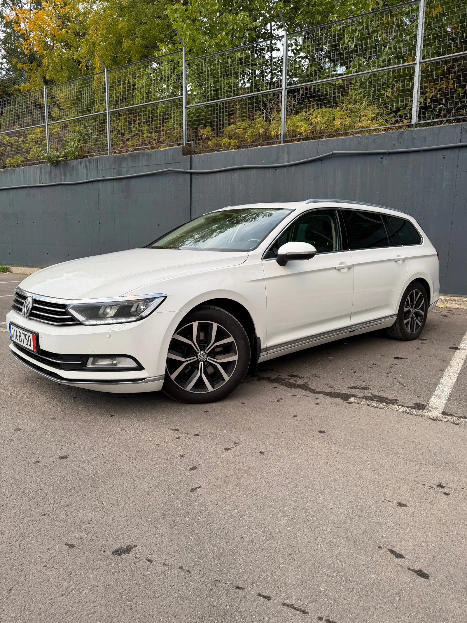 VW Passat 8 2.0TDI/190hp/HIGHLINE/ДИСТРОНИК/Камера/DSG - изображение 2 | Auto.bg VW Passat 8 2.0TDI/190hp/HIGHLINE/ДИСТРОНИК/Камера/DSG - изображение 2