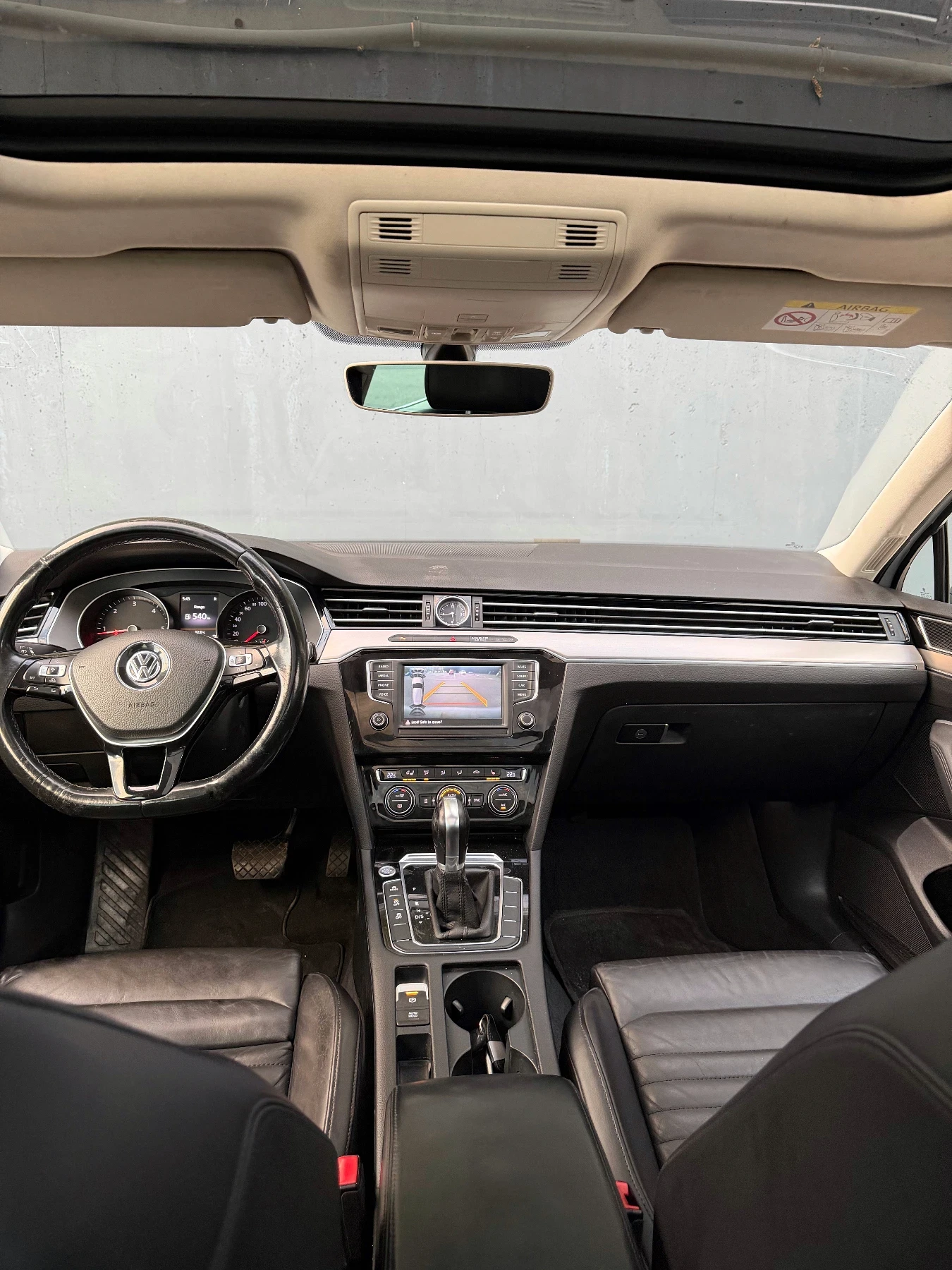 VW Passat 8 2.0TDI/190hp/HIGHLINE/ДИСТРОНИК/Камера/DSG - изображение 6 | Auto.bg VW Passat 8 2.0TDI/190hp/HIGHLINE/ДИСТРОНИК/Камера/DSG - изображение 6