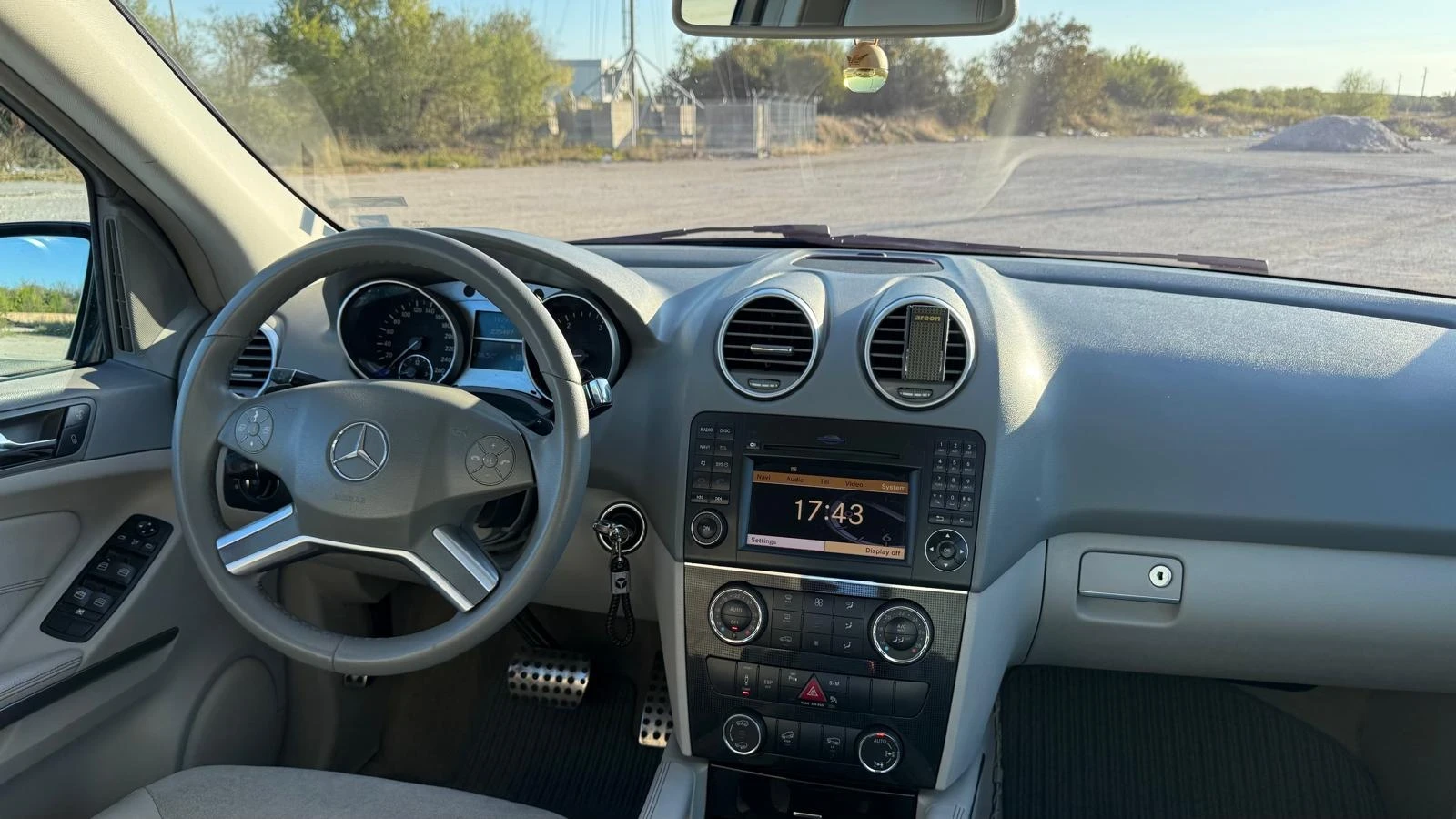 Mercedes-Benz ML 320 * 3.0 CDI * 4MATIC * АЛКАНТАРА * FACELIFT - изображение 10 | Auto.bg Mercedes-Benz ML 320 * 3.0 CDI * 4MATIC * АЛКАНТАРА * FACELIFT - изображение 10