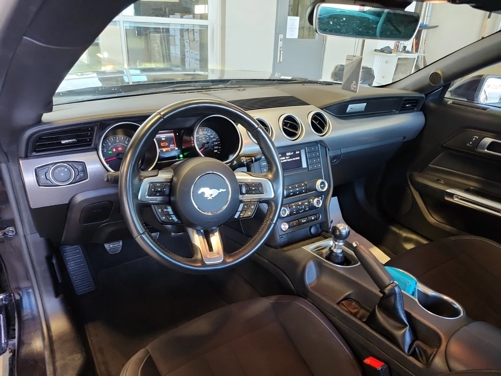Ford Mustang * GT* CARFAX * БЕЗ ПЪРВОНАЧАЛНА ВНОСКА - изображение 7 | Auto.bg Ford Mustang * GT* CARFAX * БЕЗ ПЪРВОНАЧАЛНА ВНОСКА - изображение 7
