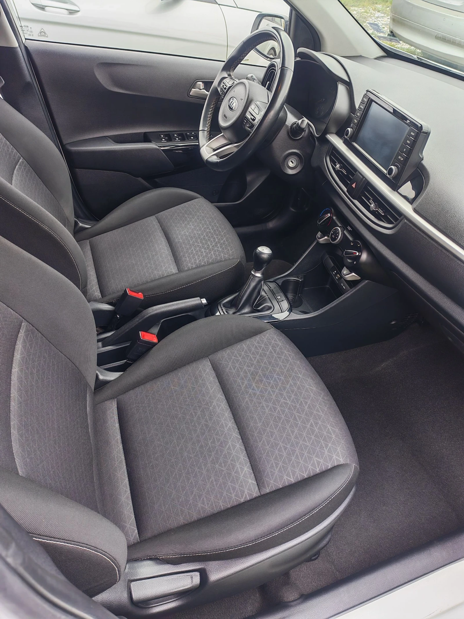 Kia Picanto 1.0i * KAMERA* NAVI* FULL*   - изображение 10 | Auto.bg Kia Picanto 1.0i * KAMERA* NAVI* FULL*   - изображение 10