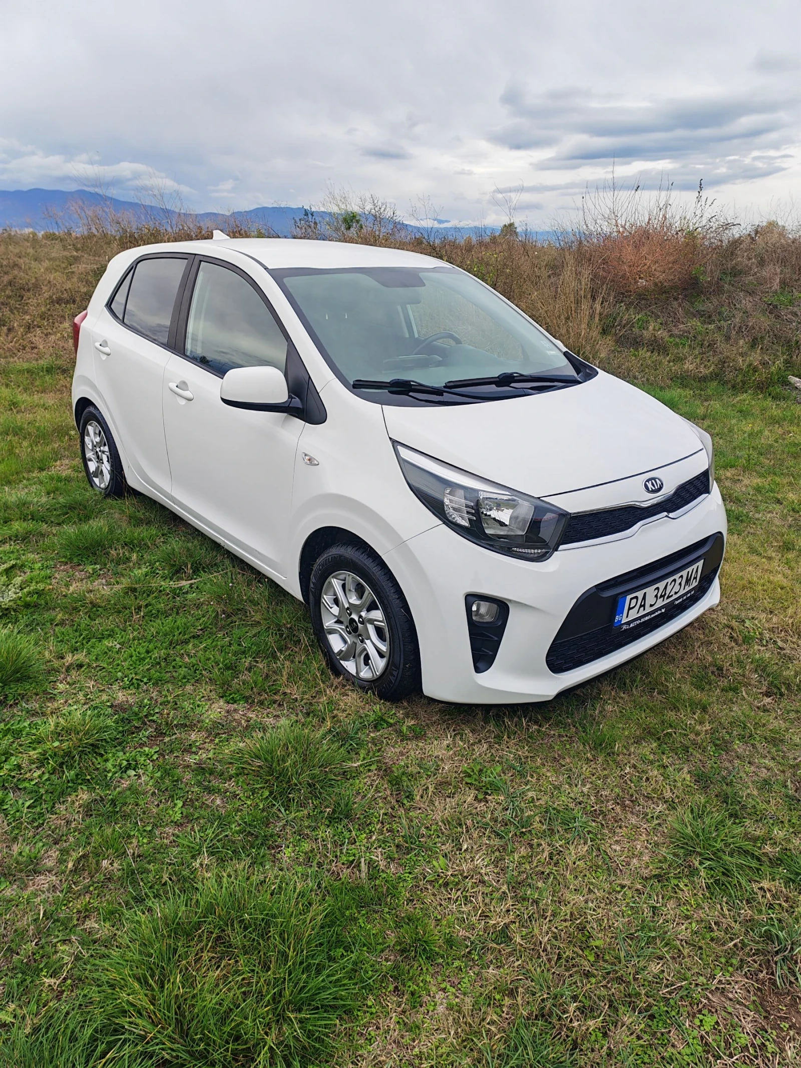 Kia Picanto 1.0i * KAMERA* NAVI* FULL*   - изображение 3 | Auto.bg Kia Picanto 1.0i * KAMERA* NAVI* FULL*   - изображение 3