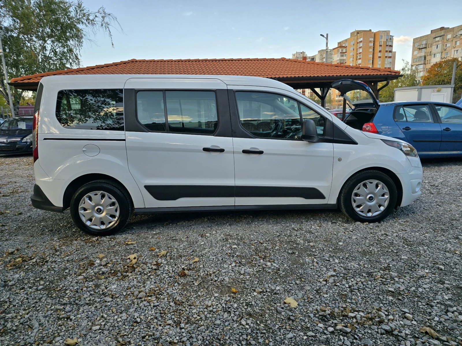 Ford Tourneo Connect 1.5 TDCI АВТОМАТИК  - изображение 7 | Auto.bg Ford Tourneo Connect 1.5 TDCI АВТОМАТИК  - изображение 7