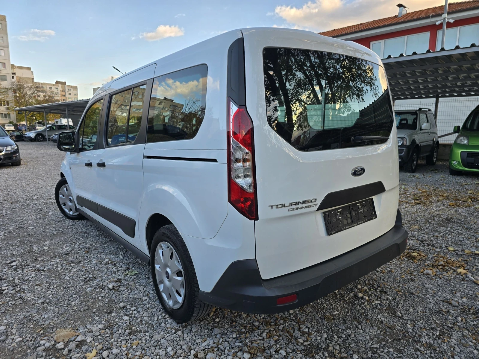 Ford Tourneo Connect 1.5 TDCI АВТОМАТИК  - изображение 5 | Auto.bg Ford Tourneo Connect 1.5 TDCI АВТОМАТИК  - изображение 5
