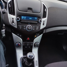 Chevrolet Cruze 1.6i BENZIN 6SK PERFEKTEN | Mobile.bg   12