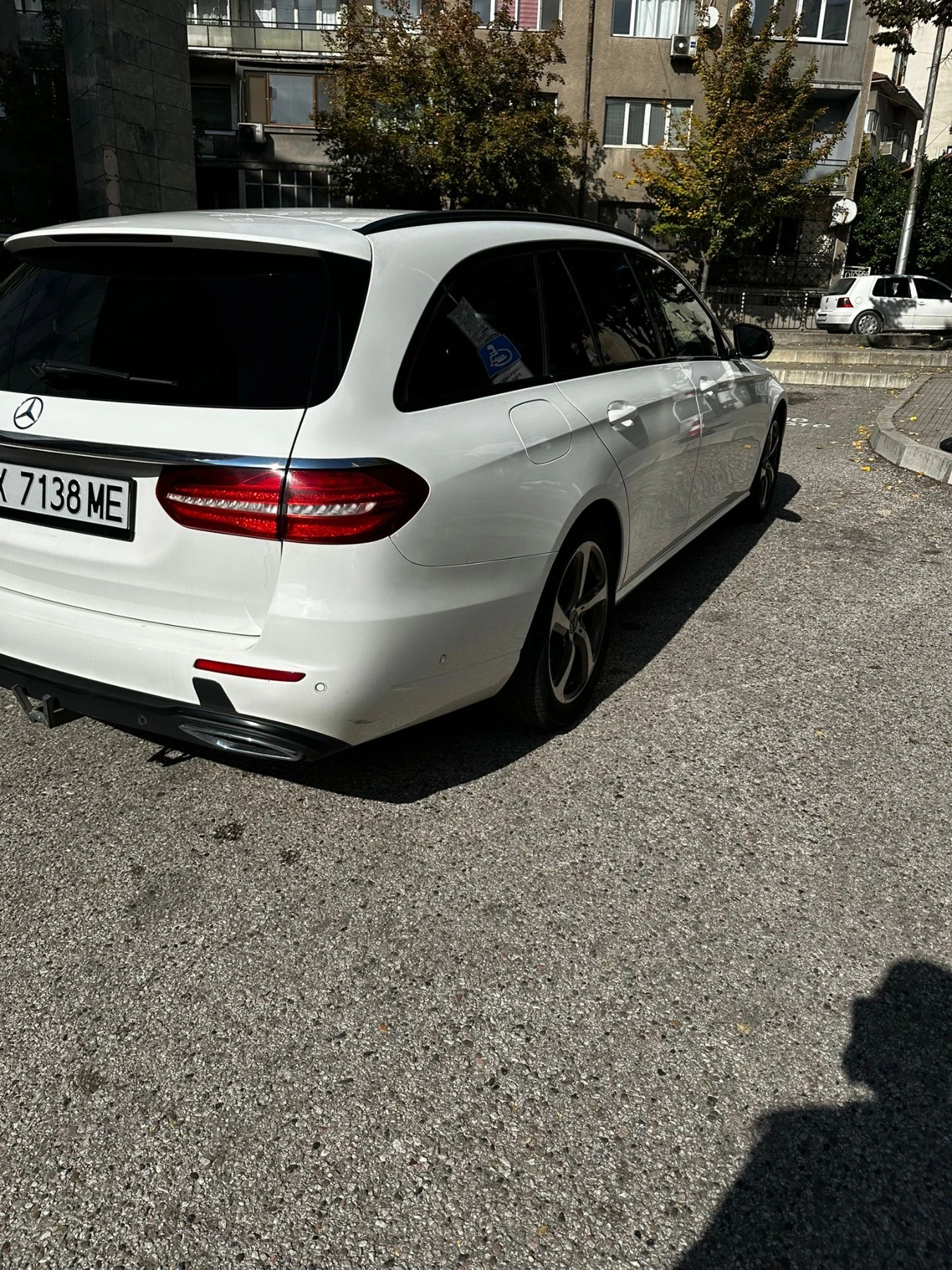 Mercedes-Benz E 220  9G-Tronic - изображение 3 | Auto.bg Mercedes-Benz E 220  9G-Tronic - изображение 3