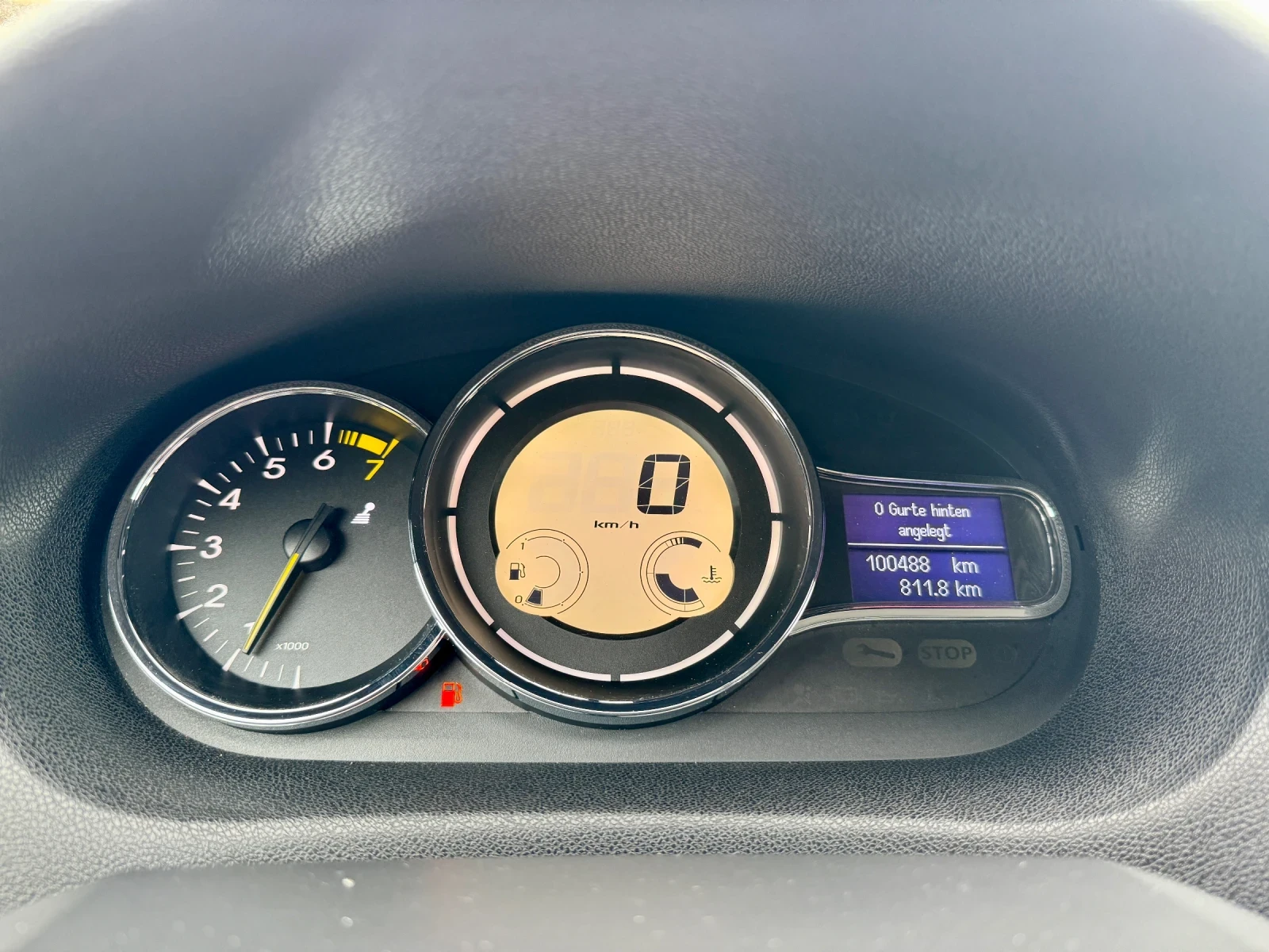 Renault Megane Renault Megane 1.6i, 101 к.с., 2009 г.   100 000 к - изображение 7 | Auto.bg Renault Megane Renault Megane 1.6i, 101 к.с., 2009 г.   100 000 к - изображение 7