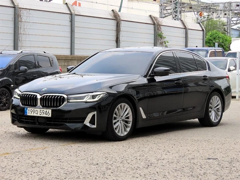 BMW 520 M LUXURY HEAD UP 360CAM PANORAMA FULL - 23170 € / 45316.58 лв. - 98963450 1 | Car24.bg BMW 520 M LUXURY HEAD UP 360CAM PANORAMA FULL - 23170 € / 45316.58 лв. - 98963450 1