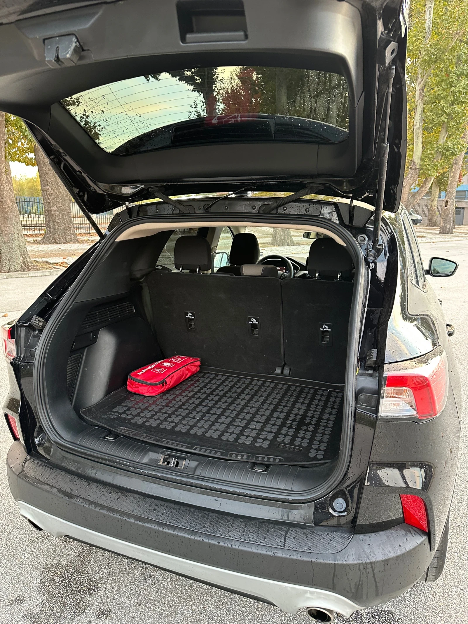 Ford Kuga 1.5T Бензин/Auto/CarPlay/lane assist/blind spot - изображение 10 | Auto.bg Ford Kuga 1.5T Бензин/Auto/CarPlay/lane assist/blind spot - изображение 10