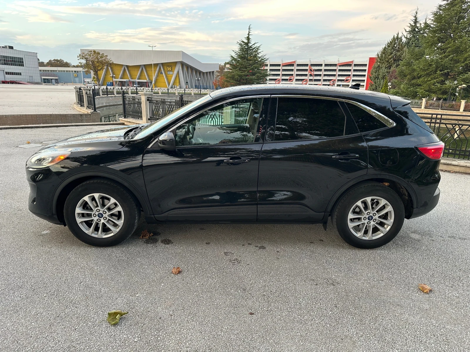 Ford Kuga 1.5T Бензин/Auto/CarPlay/lane assist/blind spot - изображение 8 | Auto.bg Ford Kuga 1.5T Бензин/Auto/CarPlay/lane assist/blind spot - изображение 8