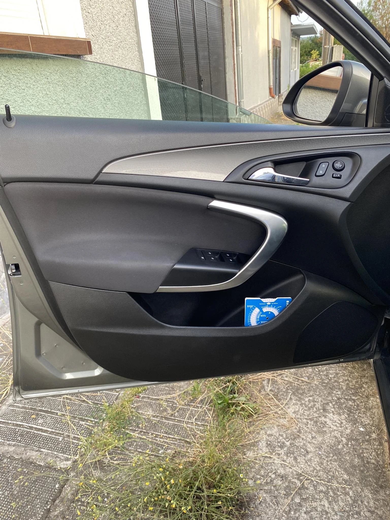 Opel Insignia Sport Turer - изображение 10 | Auto.bg Opel Insignia Sport Turer - изображение 10