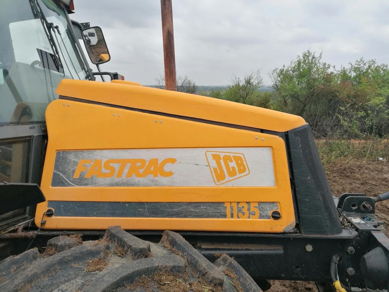Трактор JCB Fast track | Auto.bg — изображение 1 Трактор JCB Fast track | Auto.bg — изображение 1