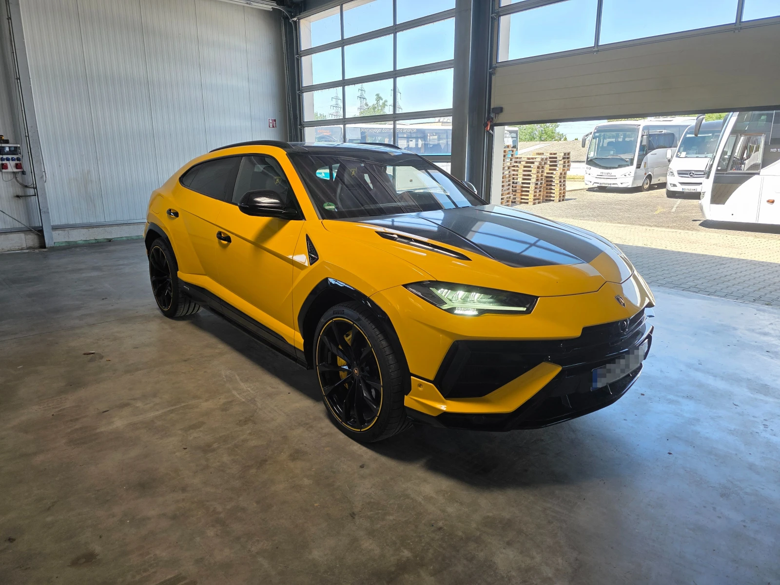 Lamborghini Urus 4.0 V8 Sport | Auto.bg — изображение 1 Lamborghini Urus 4.0 V8 Sport | Auto.bg — изображение 1