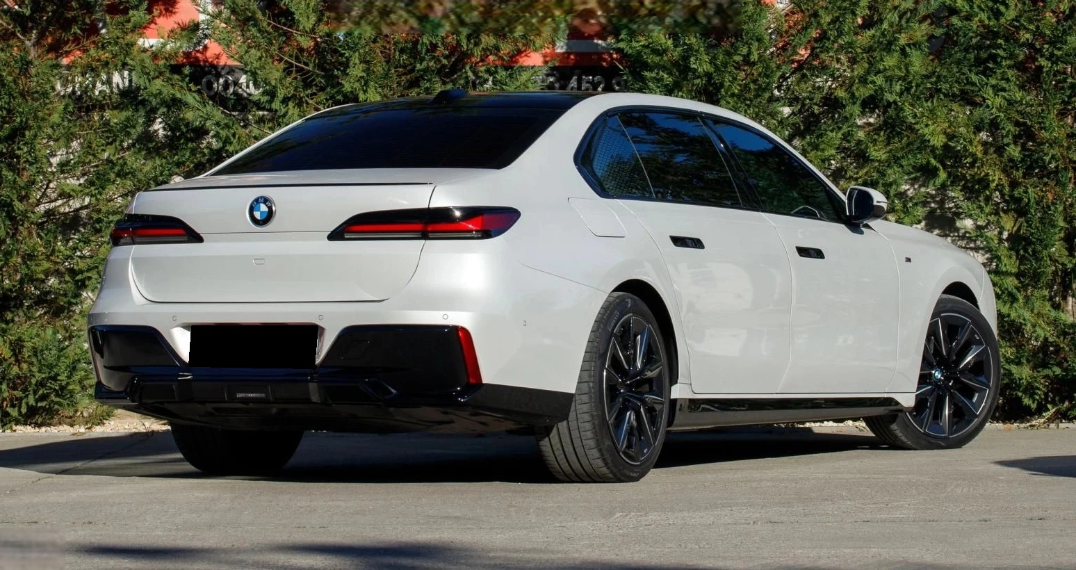 BMW 740 M-Sport xDrive, Massage, B/W - изображение 4 | Auto.bg BMW 740 M-Sport xDrive, Massage, B/W - изображение 4