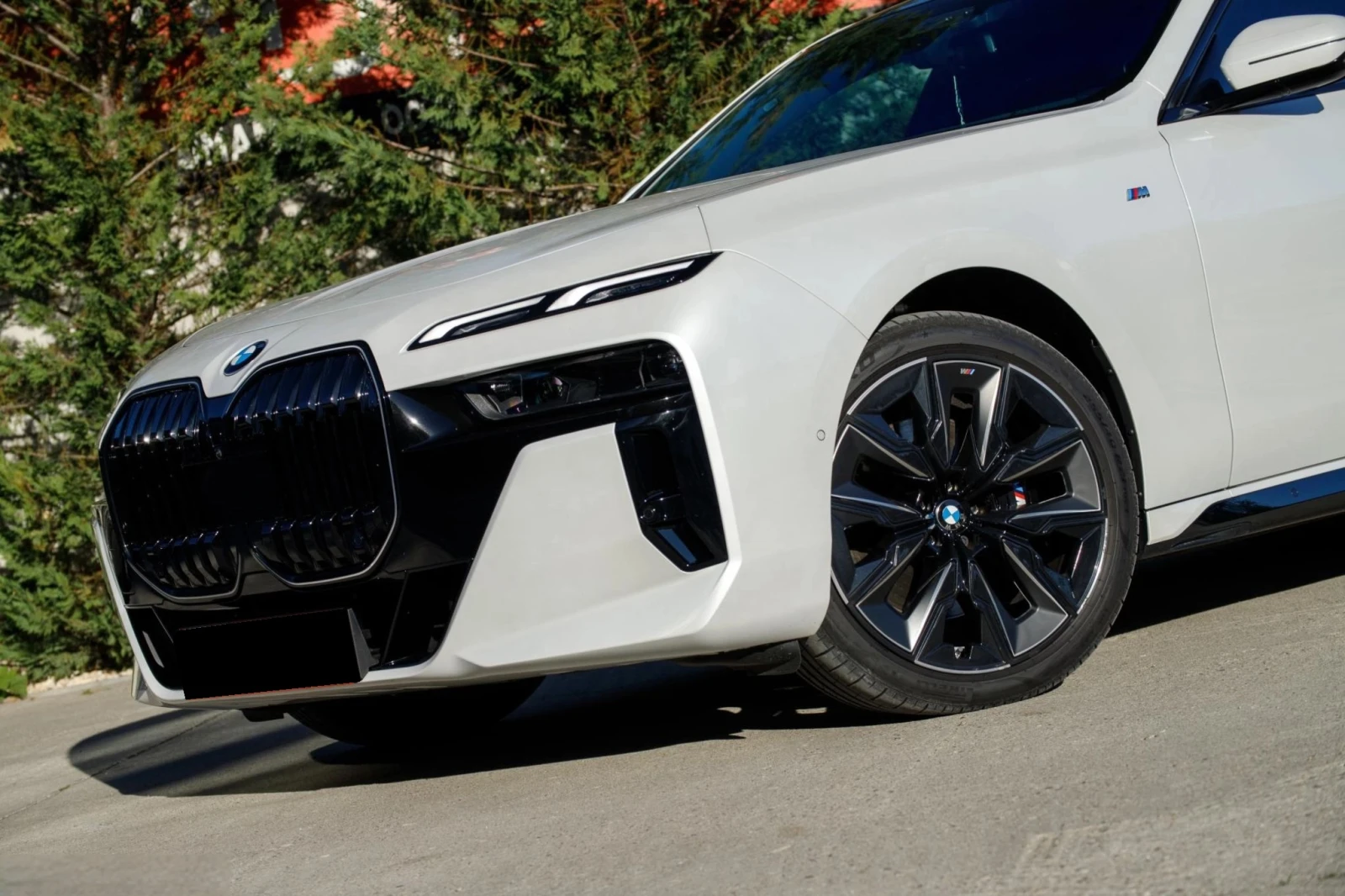 BMW 740 M-Sport xDrive, Massage, B/W - изображение 3 | Auto.bg BMW 740 M-Sport xDrive, Massage, B/W - изображение 3