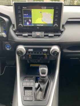 Toyota Rav4 2.5HYBRID-LUXURY-JBL-DIST-KEYLESS-КОЖА-360-LED-E6D - 45999 лв. / 23518.92 € - 31291619 13 | Car24.bg Toyota Rav4 2.5HYBRID-LUXURY-JBL-DIST-KEYLESS-КОЖА-360-LED-E6D - 45999 лв. / 23518.92 € - 31291619 13