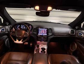 Jeep Grand cherokee 6.4 SRT/Facelift/Distronic/Panorama/Keyless/Harman | Auto.bg — изображение 14 Jeep Grand cherokee 6.4 SRT/Facelift/Distronic/Panorama/Keyless/Harman | Auto.bg — изображение 14