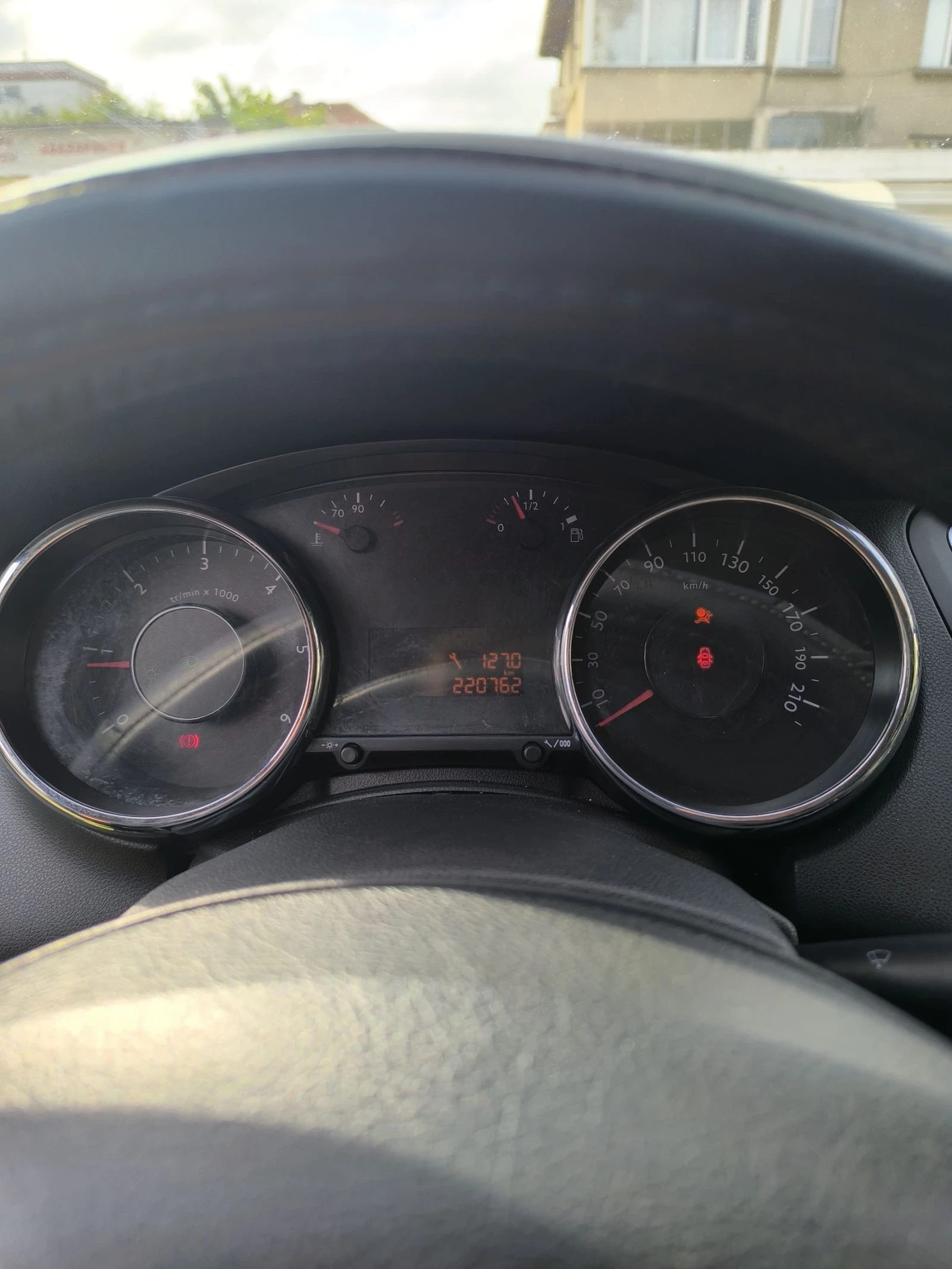 Peugeot 5008 2.0 HDI* 6 ск* Парктроник* Нави* DVD*  - изображение 7 | Auto.bg Peugeot 5008 2.0 HDI* 6 ск* Парктроник* Нави* DVD*  - изображение 7