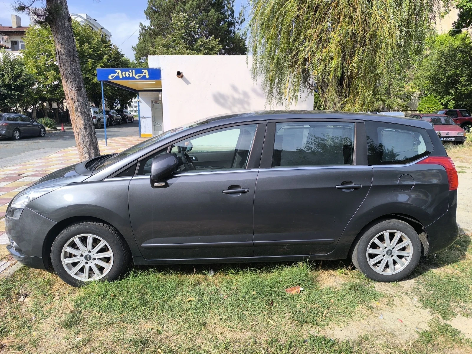 Peugeot 5008 2.0 HDI* 6 ск* Парктроник* Нави* DVD*  - изображение 2 | Auto.bg Peugeot 5008 2.0 HDI* 6 ск* Парктроник* Нави* DVD*  - изображение 2